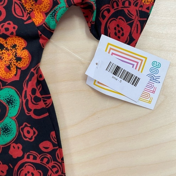 Lularoe Irma Blouse size small (CT) - Picture 3 of 7